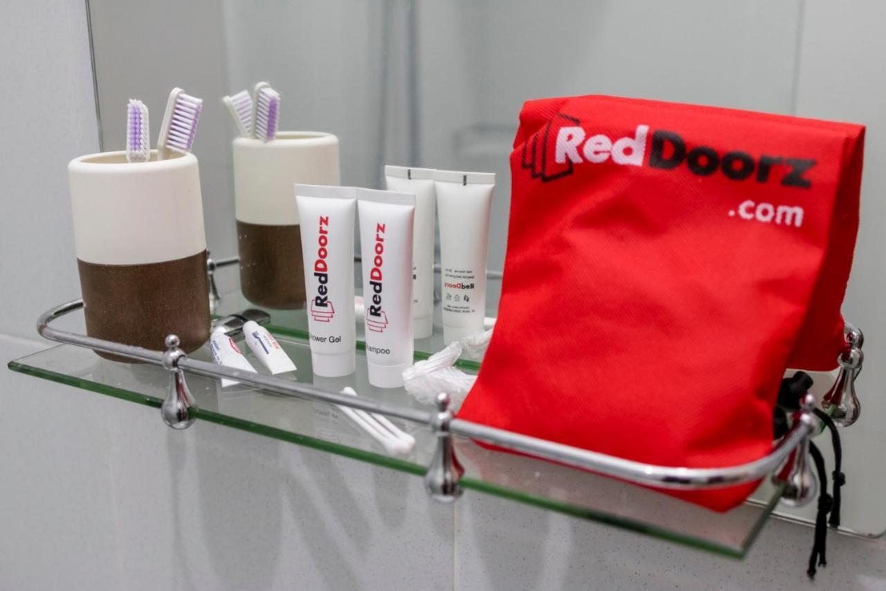 Reddoorz @ Taman Royal Tangerang Hotel Ngoại thất bức ảnh