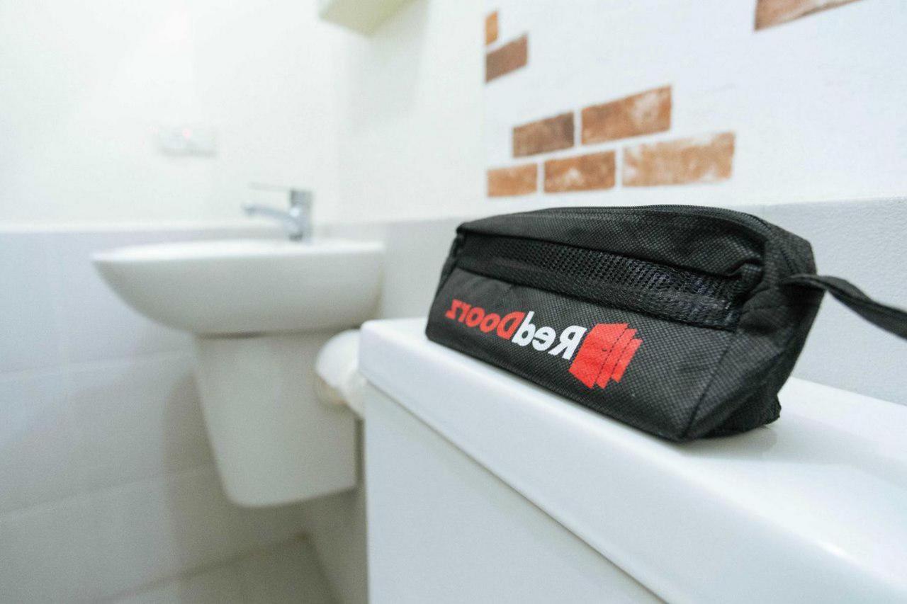 Reddoorz @ Taman Royal Tangerang Hotel Ngoại thất bức ảnh